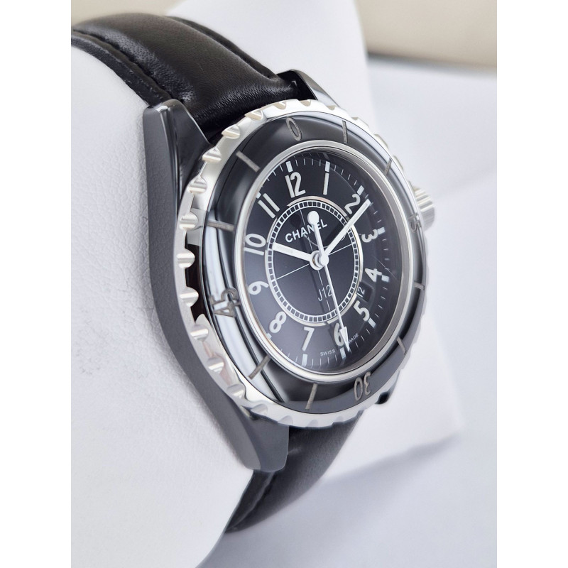 Chanel J12 H0680 Quartz