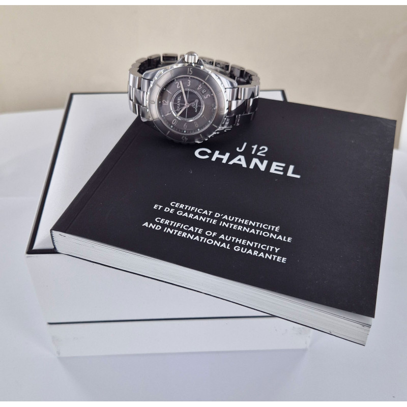 Chanel J12  H2979