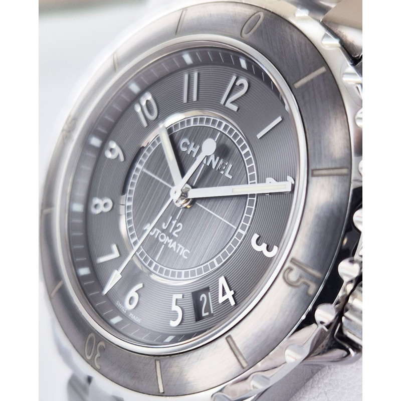 Chanel J12  H2979