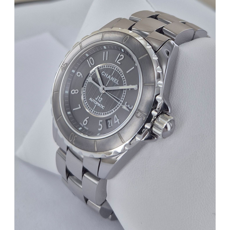 Chanel J12  H2979