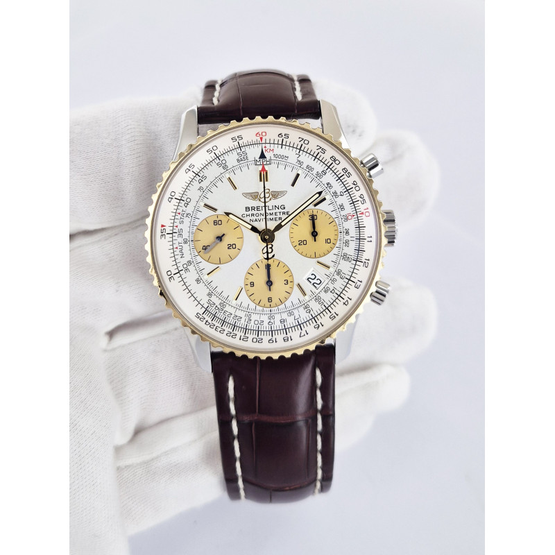 Breitling Navitimer D23322
