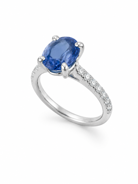 Bague or blanc saphir de Ceylan et diamants