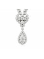 Un collier rivière de diamants en or blanc 750/1000ème composé de diamants brillants et poire - couleur et qualité joaillerie